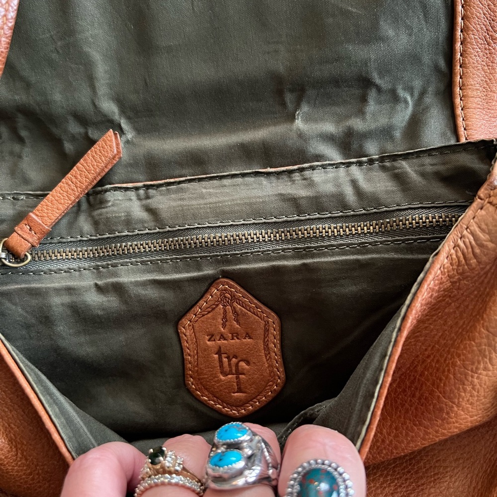 Zara Tan Crossbody Bag with Adjustable Strap and Flap Closure - Picture 4 of 8